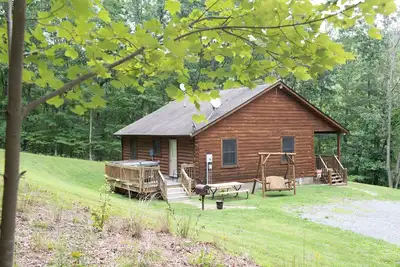 Image de Log Cabin pour les couples et la famille dans la vallée de Shenandoah, à 16 km de Luray, Va