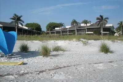 Image de Longboat Key Beachfront - Magnifiquement mis à jour avec un emplacement privilégié