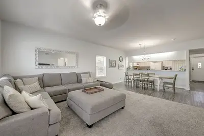 Image de Condo vue sur le canal avec un débarcadère et une piscine partagée, WiFi aussi!