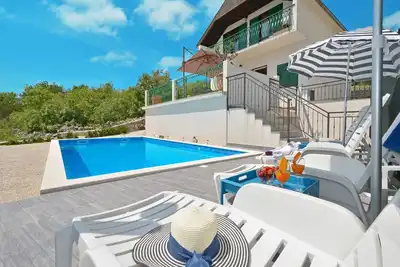 Image de Maison de vacances avec piscine et vue sur la mer Adriatique