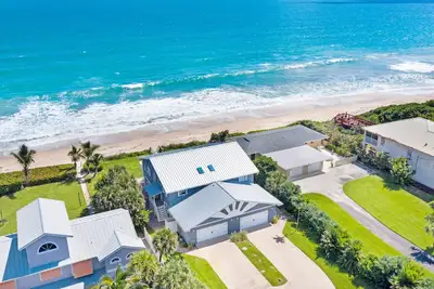 Image de Direct Oceanfront Heavenly Retreat / ENTIÈREMENT LICENCIÉ