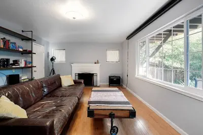 Image de Grand 1 chambre avec foyer