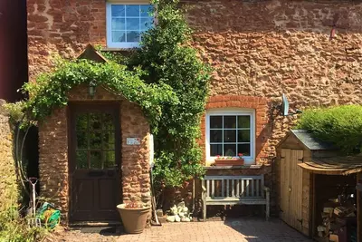 Image de Annies Cottage: Magnifique cottage en pierre rouge au coeur du Somerset
