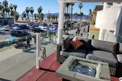 Image de Yellow Stripe Penthouse sur la promenade de Venice Beach