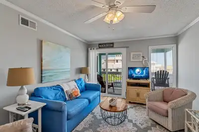 Image de Complexe en bord de mer! 2 Br / 2ba - 6 couchages Idéalement situé et confortable aussi!
