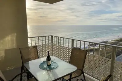 Image de Luxueux condo 3br 2 salles de bain avec vue sur la plage. Escapade parfaite pour le plaisir et la détente