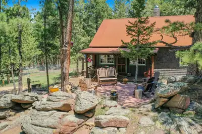 Image de 1906 Cabine vintage sur 1. 5 acres, 1 mi à la ville et 2 mi Rmnp, espace extérieur avec vues