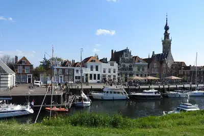 Image de Appartement Bordeaux Oxhooft sur le port de Veere au premier étage.