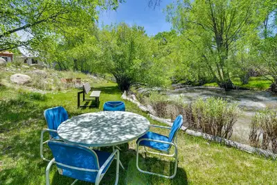 Image de Nouveau! Buena Vista Creekside Home avec bain à remous privé!