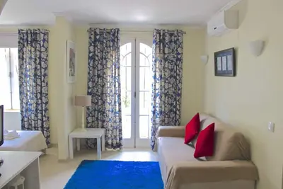 Image de Molly White Appartement, Piscine, Ac