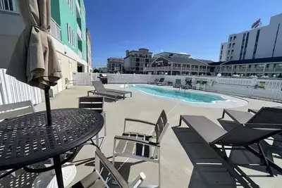 Image de * 4 Bdr * Piscine * Étapes de la plage * Ascenseur *