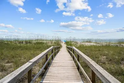 Image de L'automne est le meilleur moment pour profiter de notre plage! (Oceanfront)