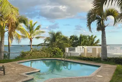 Image de Complete Beach House W / piscine surplombant la mer des CaraĂŻbes