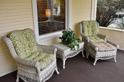 Image de Cozy Lake Harriet 2br, grand quartier de marche encore min au centre-ville et Moa