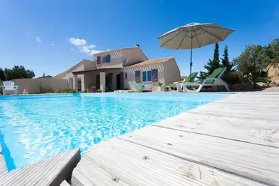 Image de Villa spacieuse avec piscine privée