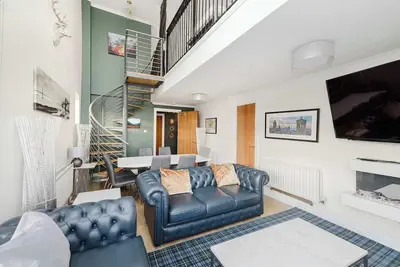 Image de Cool Space Old Town 3Bed Apt w\/ Balcony & Parking