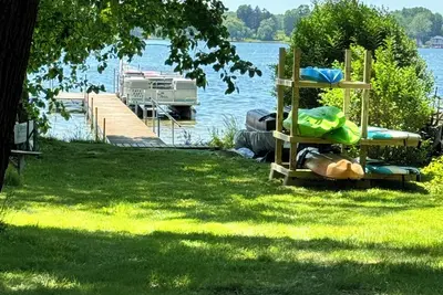 Image de Lakehouse avec jetée, bain à remous et vue! Min. à Saugatuck!