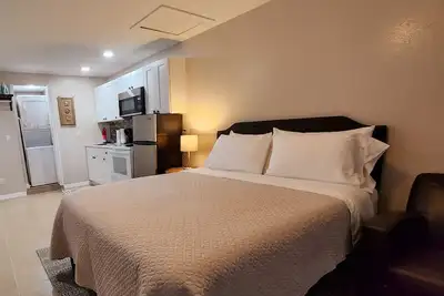 Image de Maison d'une chambre dans le centre-ville historique de Lakeland.