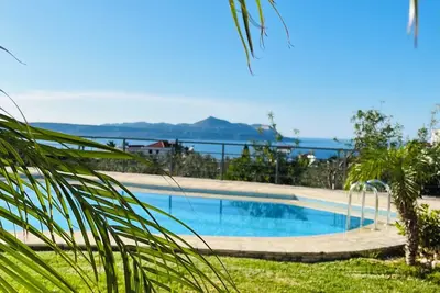 Image de Incroyable villa moderne individuelle avec piscine, WiFi gratuit | Les réservations pour 2020 sont maintenant disponibles