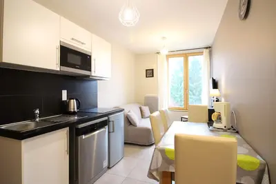 Image de Appartement F2 de 28m² avec Parking Privé, Wifi et Ascenseur, à 200m des Thermes au Mont-Dore.