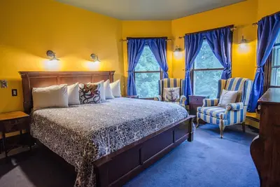 Image de Suite Couple 2 Chambres avec Petit-Déjeuner Complet sur Mesure dans le centre-ville de Shelburne Vt