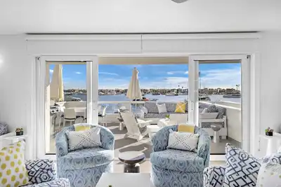Image de Séduisante Balboa Island Bayfront Beach House