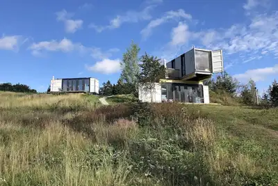 Image de Bbergheim Container Lofts, maison minuscule \"Flow\" en vacances dans un conteneur maritime!