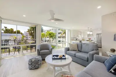 Image de Island Beach Club A230, près de la piscine, équipement et vélos de plage fournis