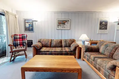 Image de Condo spacieux, endroit calme, super complexe