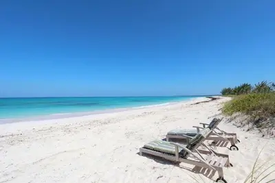 Image de Grande plage Estate sur cinq acres privée w \/ kayaks, hamacs, plongée en apnée
