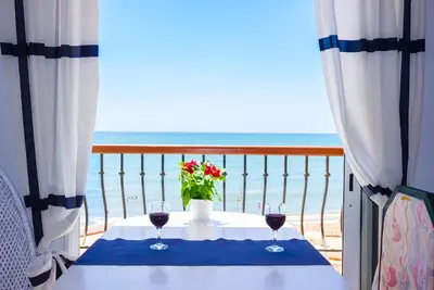 Image de Appartement avec piscine en front de mer. Vues imprenables, Internet, A/C
