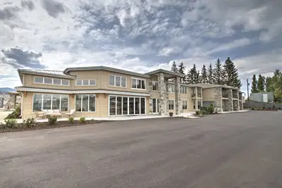 Image de Le Inn at Legacy Beach est l’idée de location pour tout grand groupe! Capacité d'accueil 85!