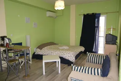 Image de Homy studio confortable vers le centre
