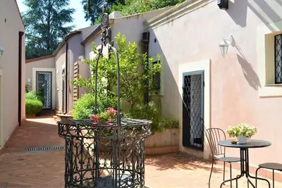 Image de Villa typique du 19ème siècle, entre mer et Etna