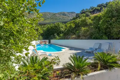 Spacieux Appartement Familial Avec Piscine