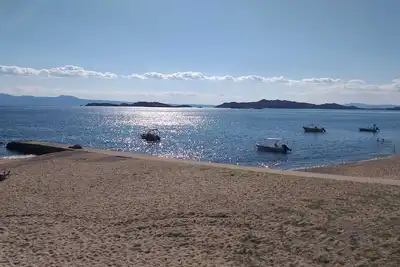Image de vue imprenable, proche aéroport + plage, hippodrome, central