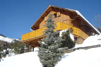 Image de \"Les Marmottes de l'Alpe\", proche Alpe d'Huez, Charmant chalet (3*) familial