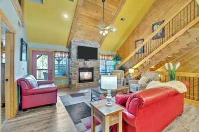 Image de Retour Stroke une magnifique cabine de 4 chambres avec piscine intérieure à Laurel Estates.