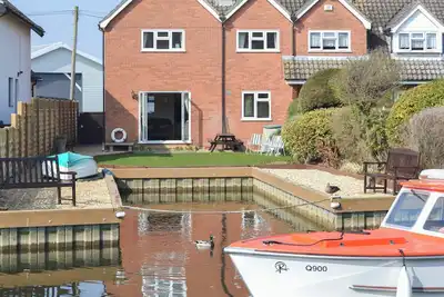 Image de Logement de 3 chambres Ă Wroxham