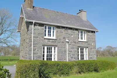 Image de 4 chambres logement dans Criccieth