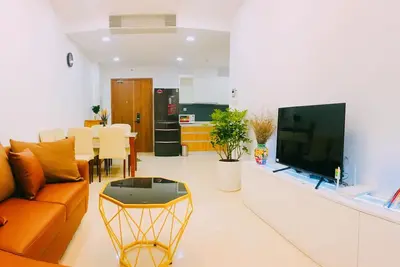 Image de 2 Br • 2 Ba • 5 Sommeil • Balcon • Piscine • Centre-ville vivant SaiGon
