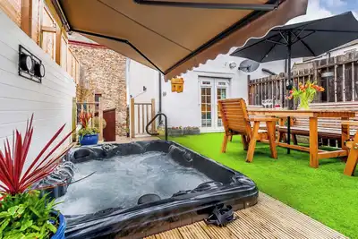 Harbour Hideaway circa 1750