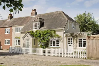 Image de 4 chambres hébergement à Lymington