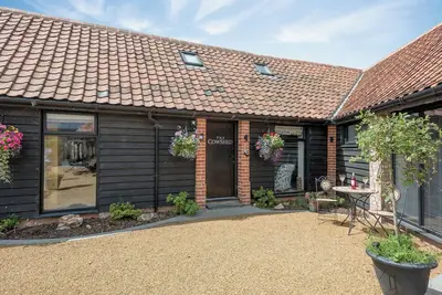 Image de 3 chambres à coucher à Horning, near Wroxham