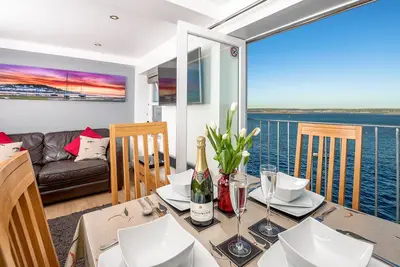 Image de 2 chambres logement dans Appledore