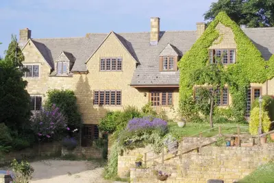 Image de 4 chambres à coucher à Chipping Campden