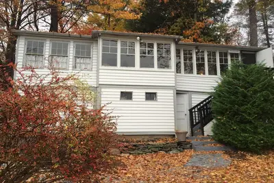 Image de Lake front cottage avec \"million de dollars\" \"vue sur le lac de montagne Ă Smallwood Ny
