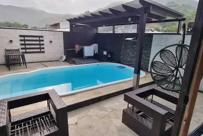 Image de Maison w / piscine chauffée et air conditionné dans tous les environnements, internet et télévision