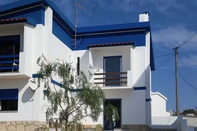 Image de Belle maison dans un village calme et authentique, à 50 pas de la plage
