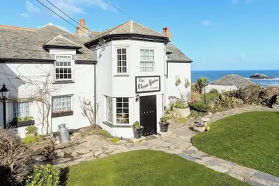 Image de 7 chambres à coucher à West Pentire